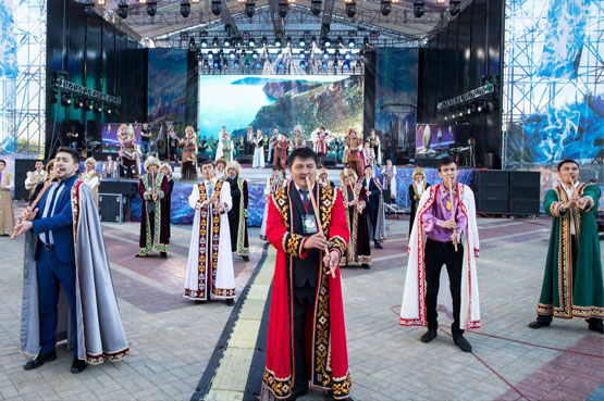 Снимок выступления кураистов